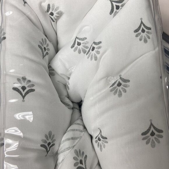 Sky Scallop Euro Sham Grey / White - Picture 3 of 3